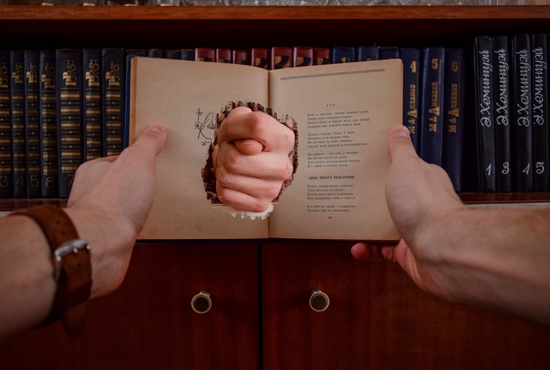 Это как раз итог вашего зрительного восприятия двух абсолютно не похожих людей