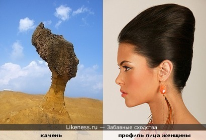 камень в пустыне похож на лицо девушки